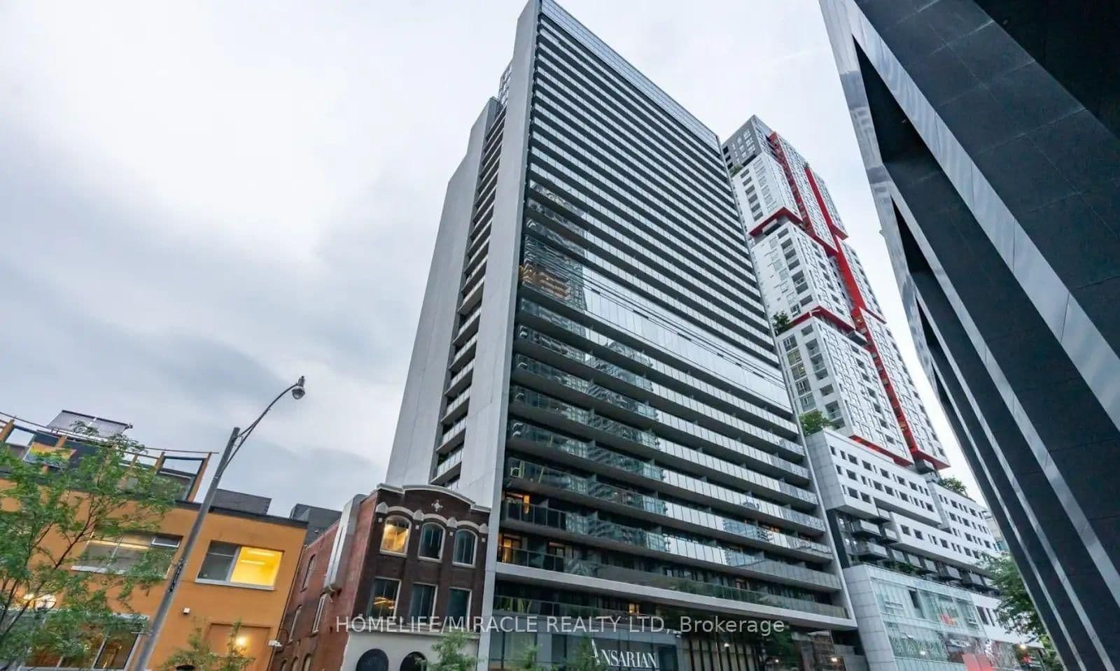 #905 - 330 Richmond Street W