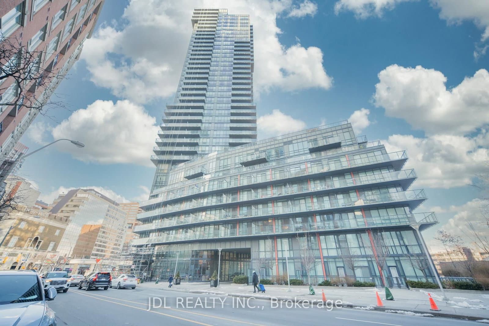 #806 - 825 Church Street N