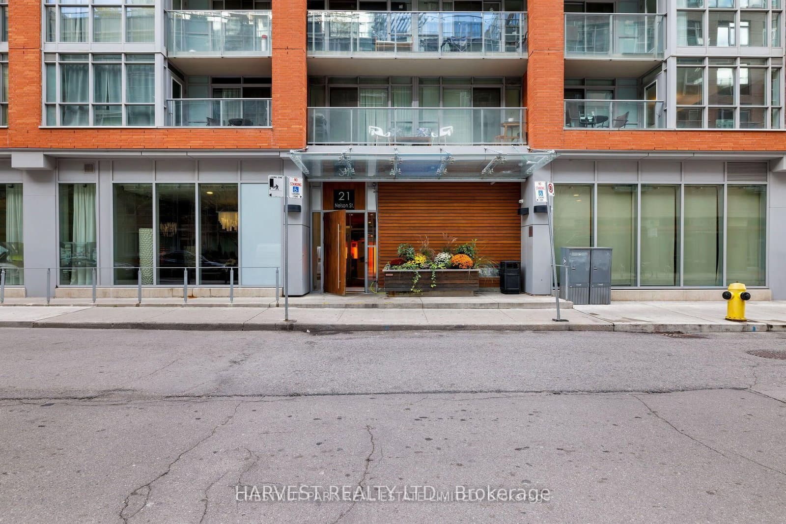 #708 - 21 Nelson Street