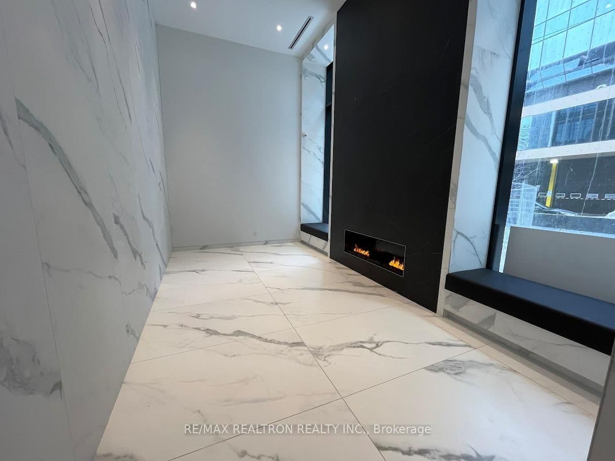 #619 - 20 Edward Street