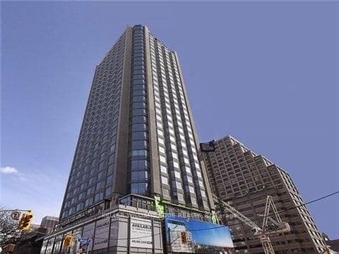 #911 - 155 Yorkville Avenue