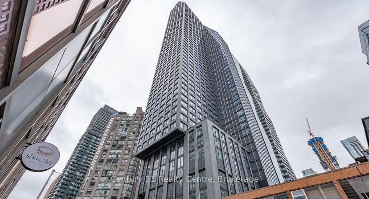 8 Wellesley Street W, Unit 3906