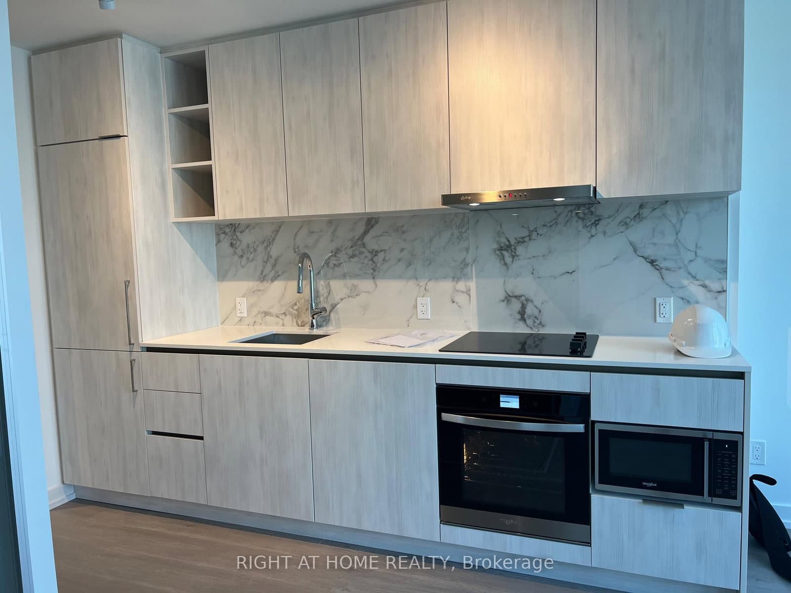 8 wellesley Street W, Unit 2606