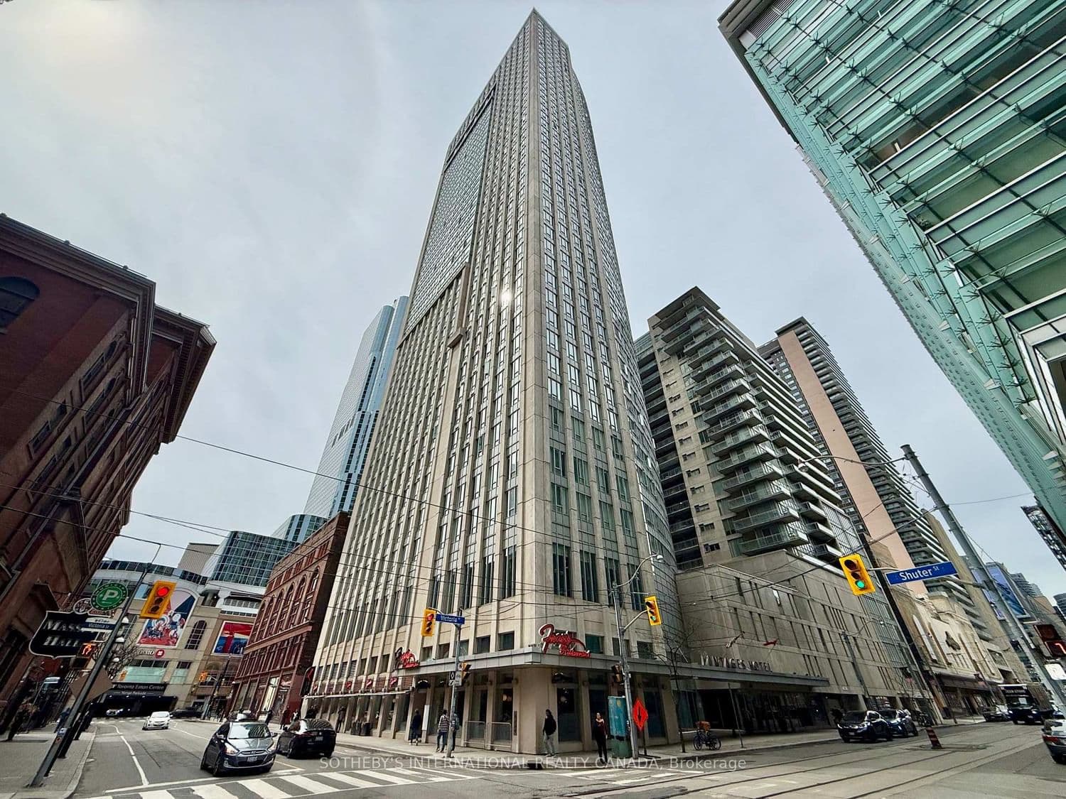 #717 - 210 Victoria Street