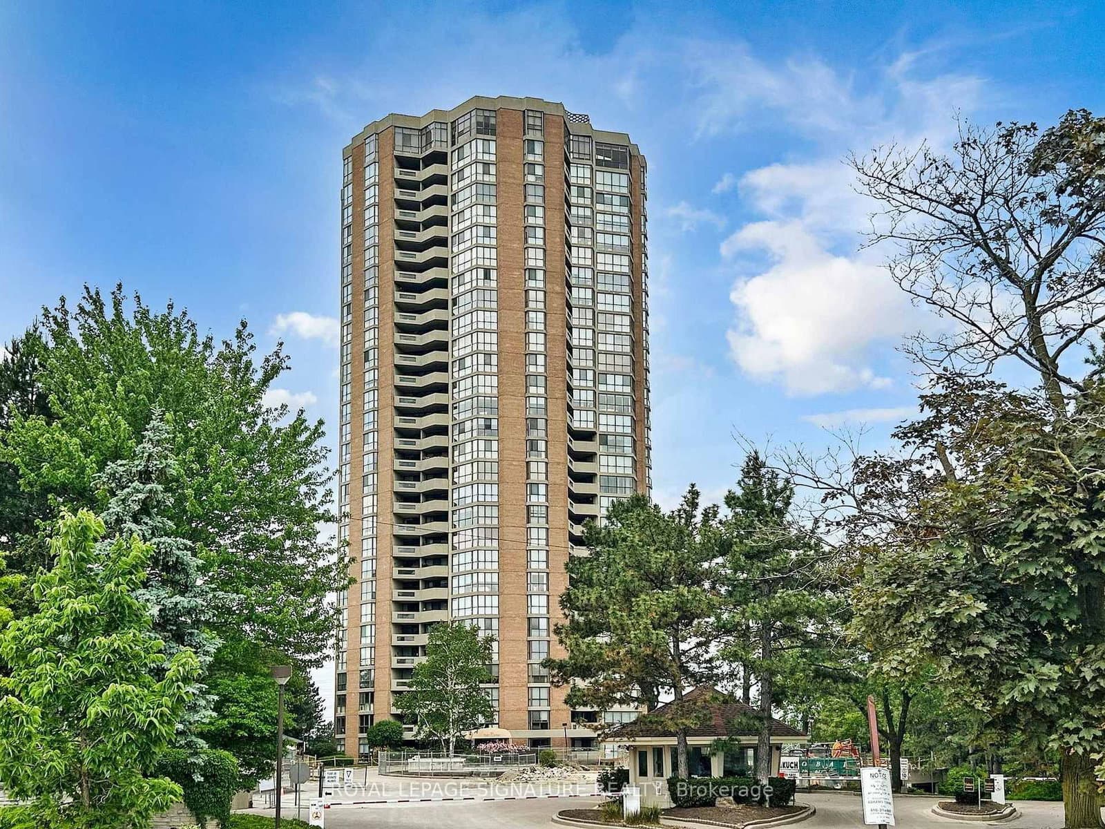 #1001 - 85 Skymark Drive