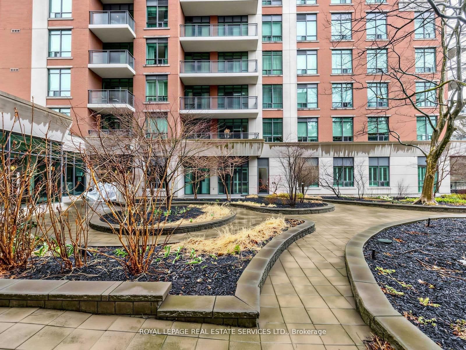 #902 - 319 Merton Street