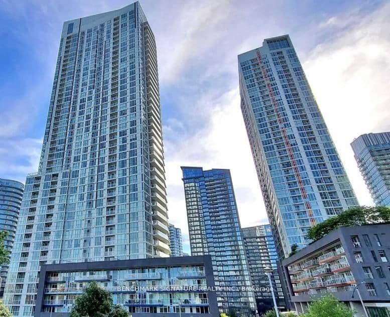 #205 - 75 Queens Wharf Road