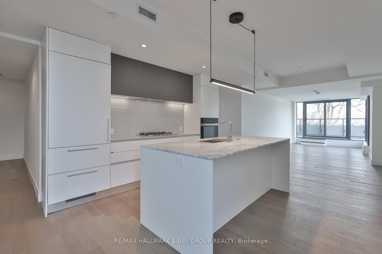 #310 - 1414 Bayview Avenue