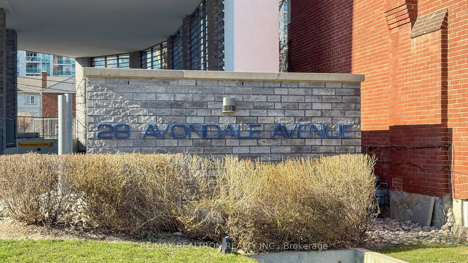 #502 - 28 Avondale Avenue