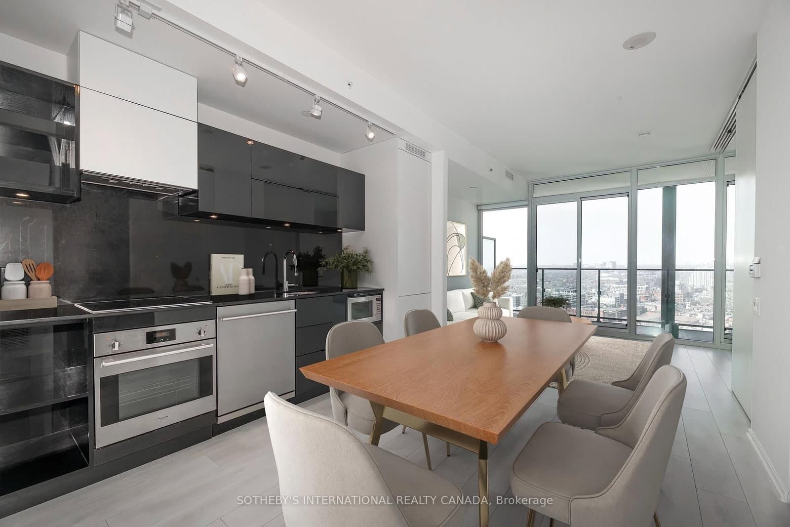 #2603 - 125 Peter Street