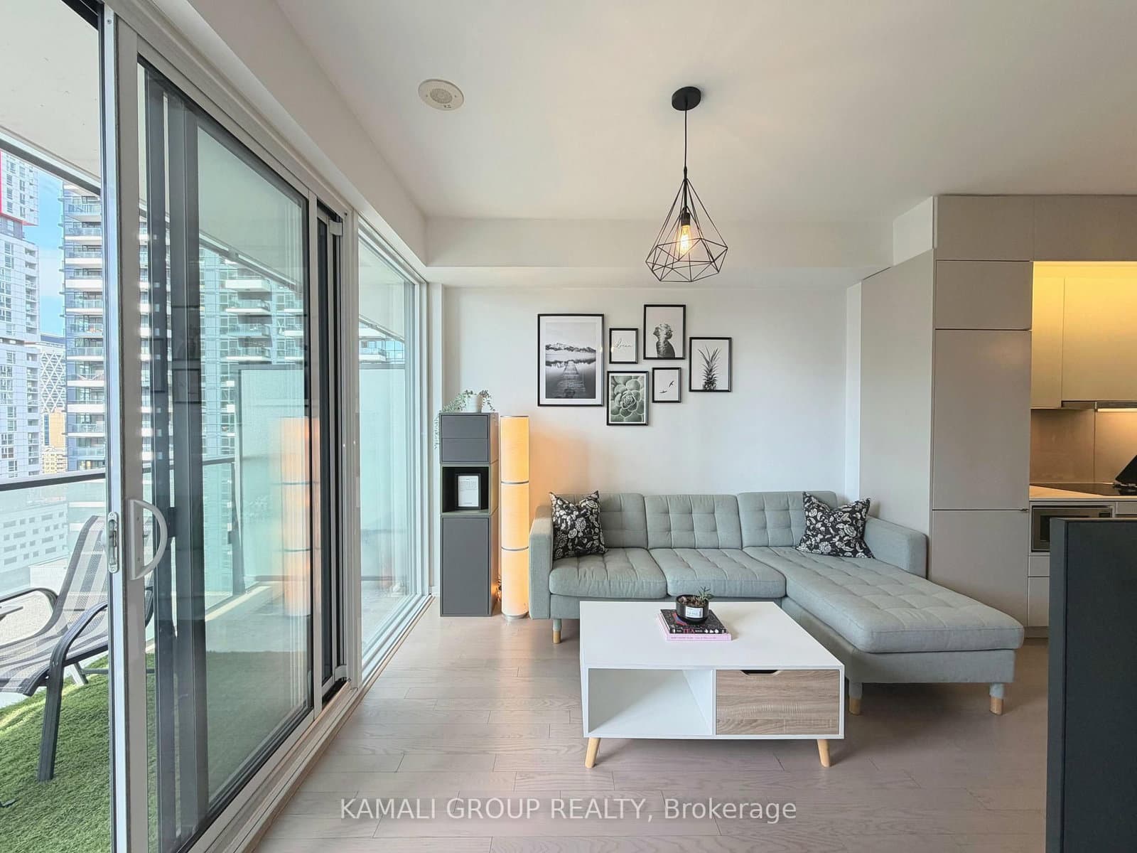 #1712 - 101 Peter Street