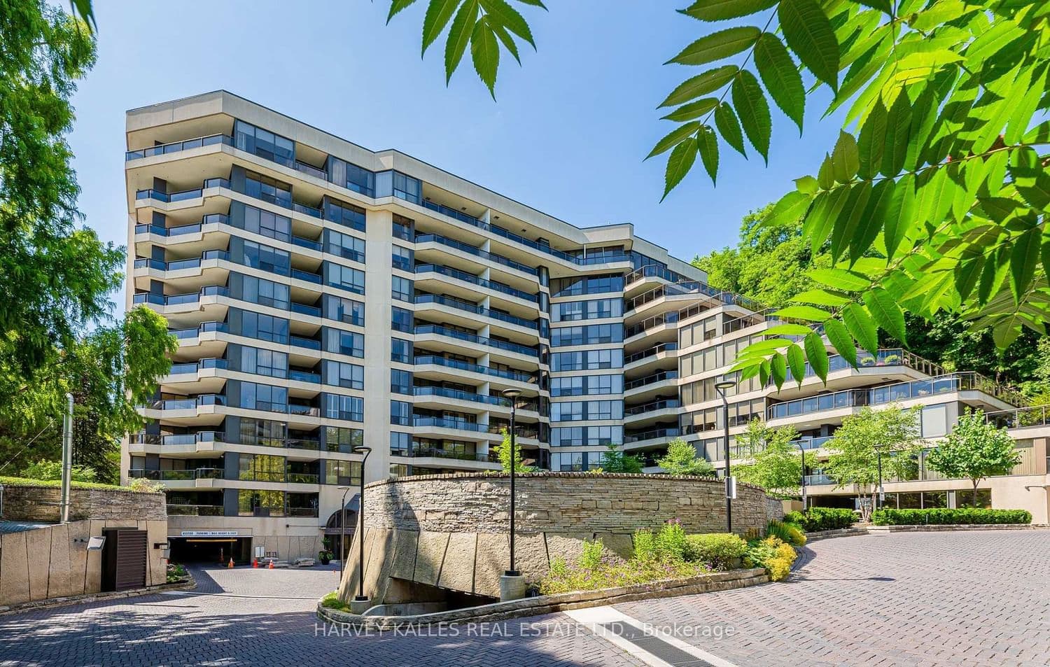#201 - 3900 Yonge Street