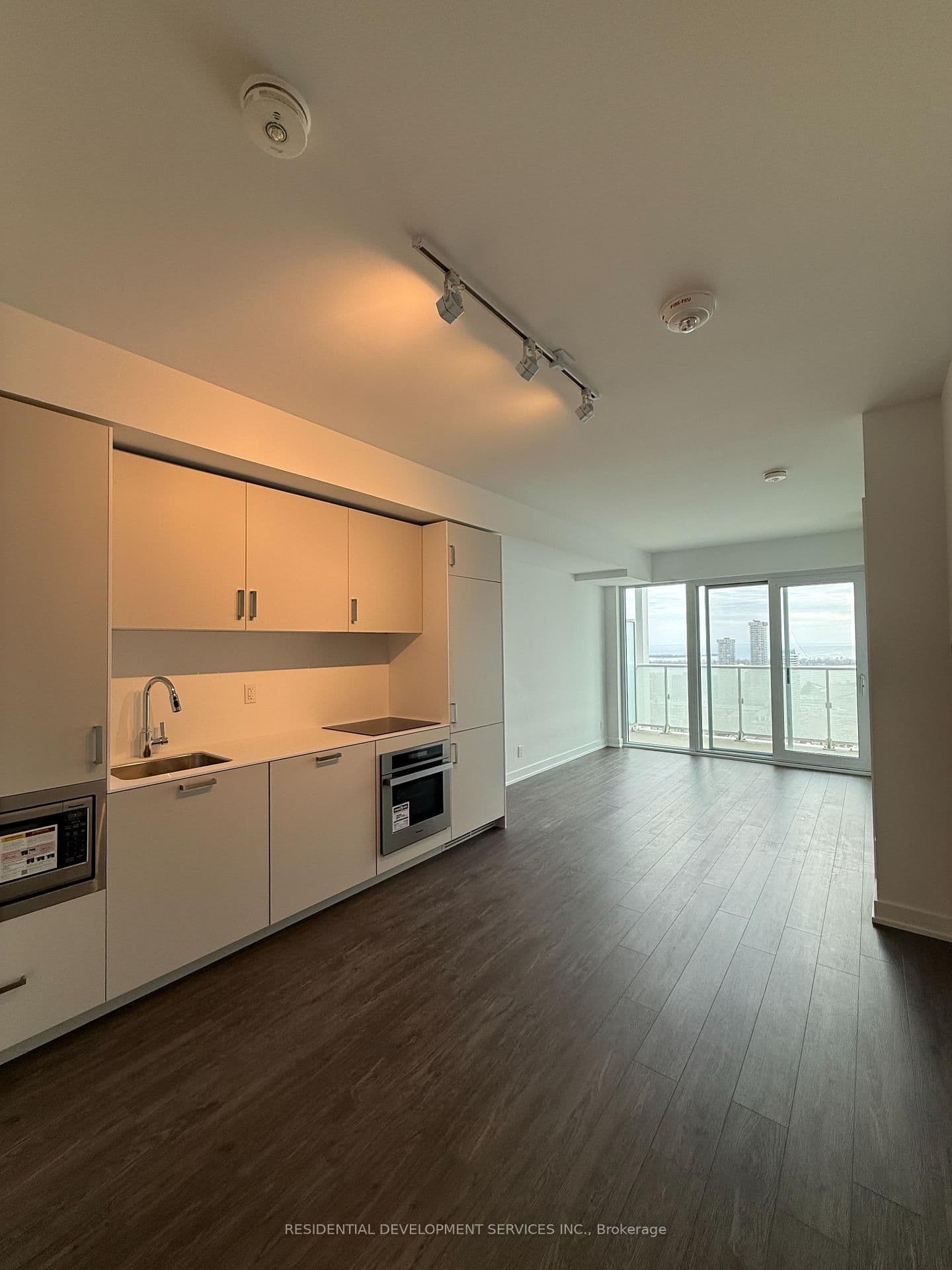 #4009 - 88 Queen Street