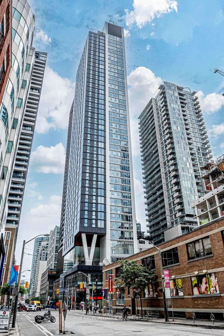 #503 - 357 King Street W