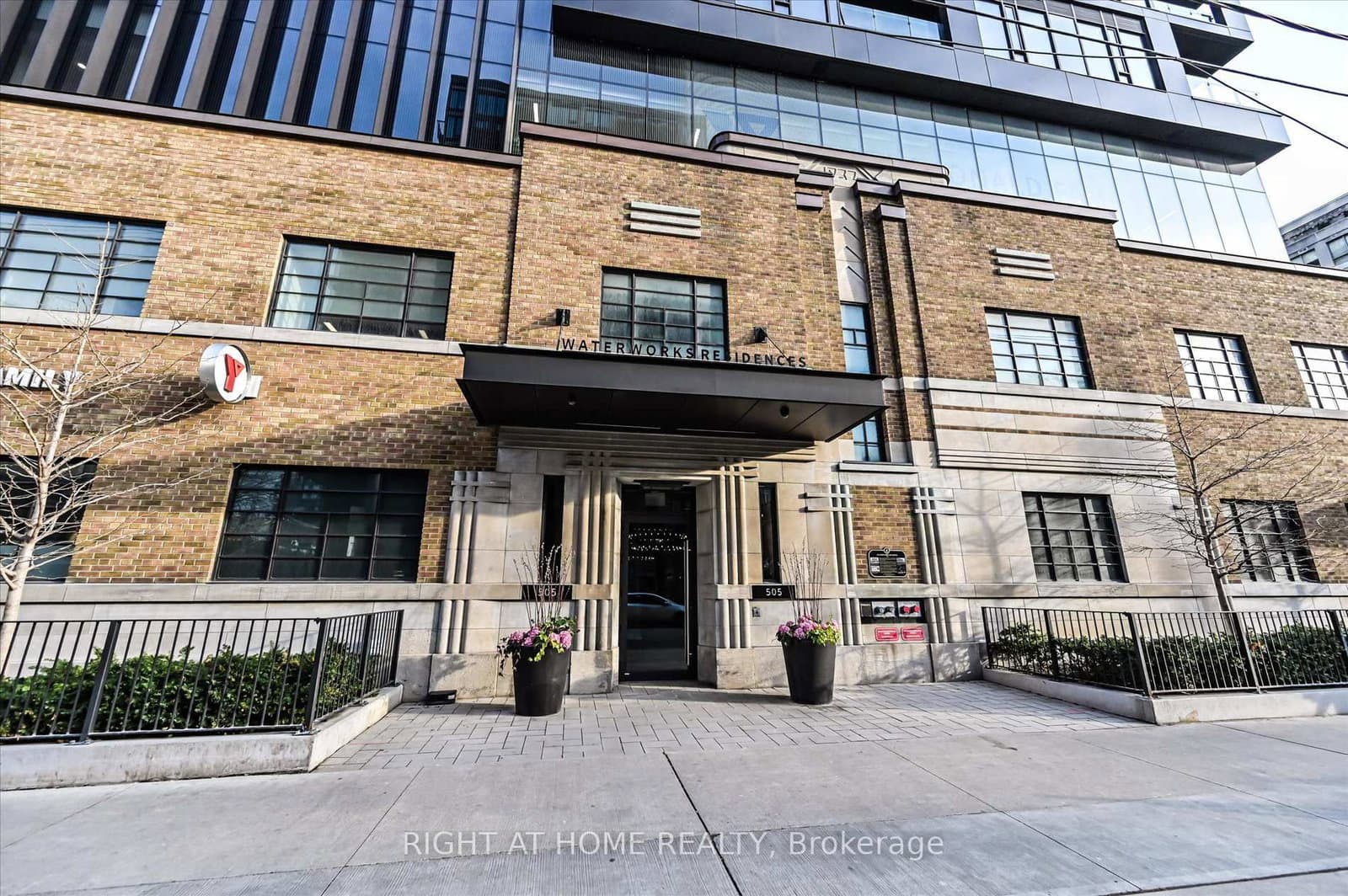 #623 - 505 Richmond Street W