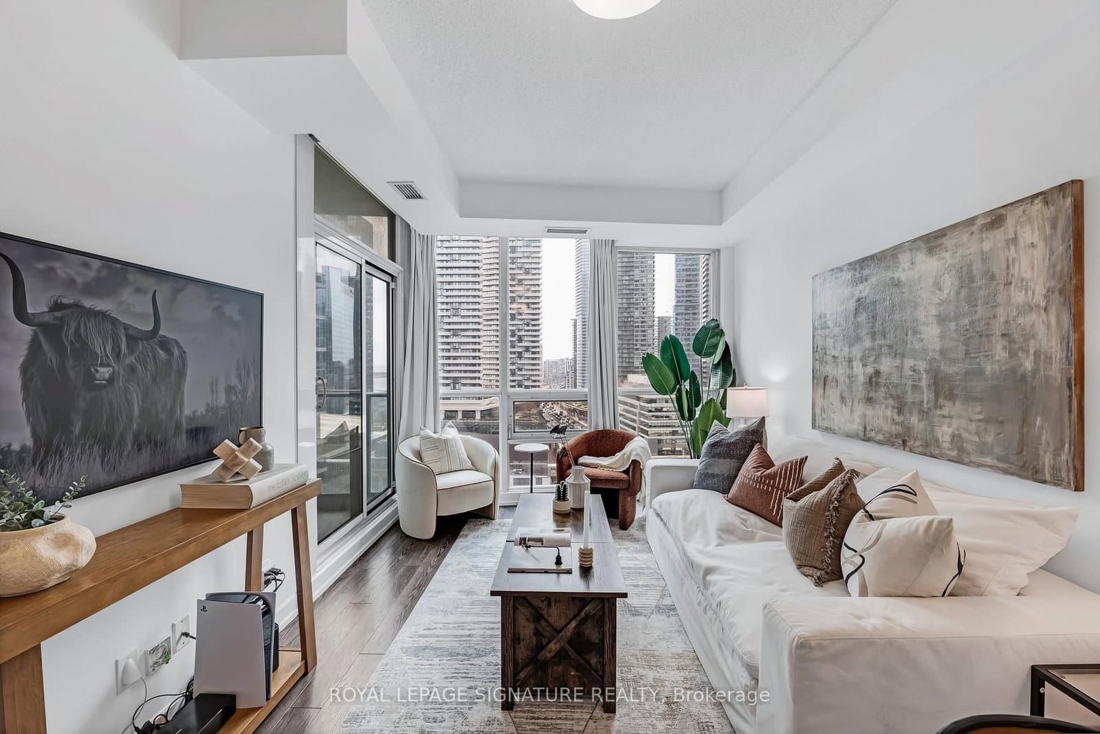 #1801 - 18 Harbour Street