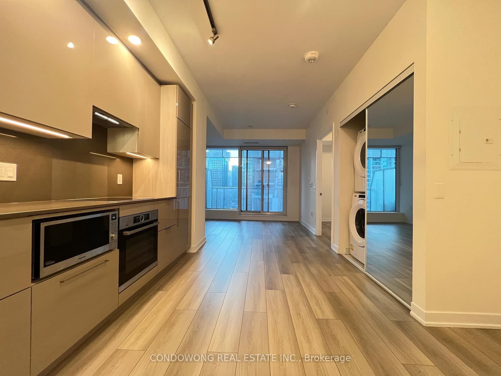 28 Freeland Street, Unit 1403