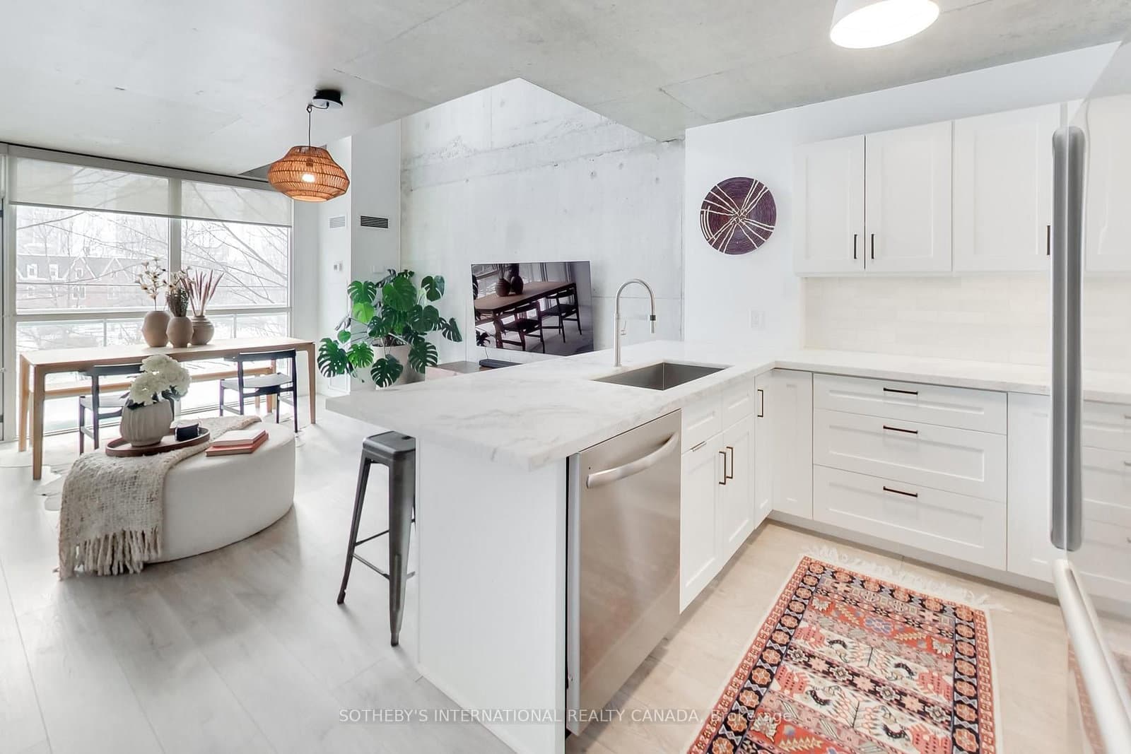 #312 - 954 King Street W