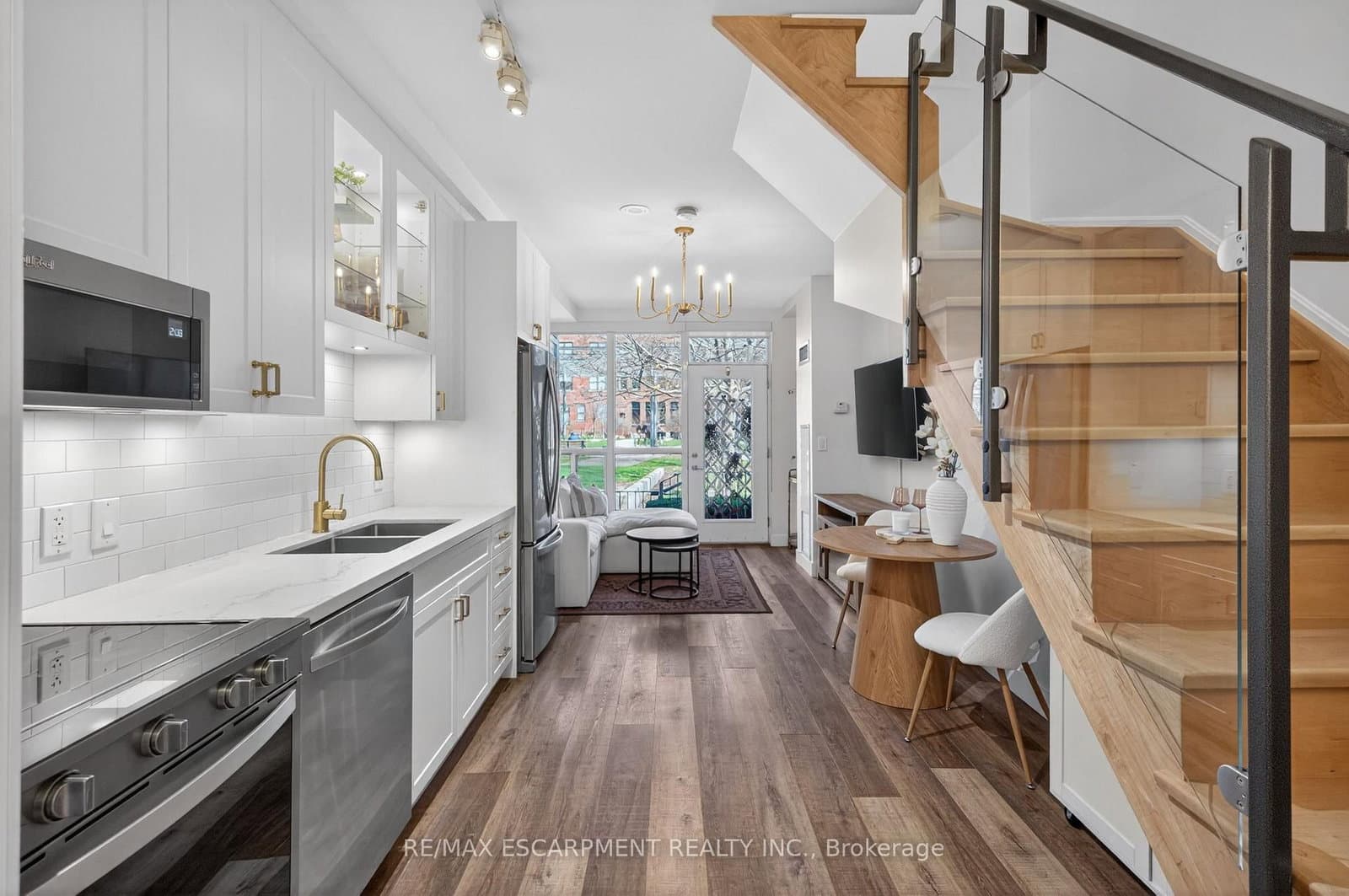 #127 - 1005 King Street W