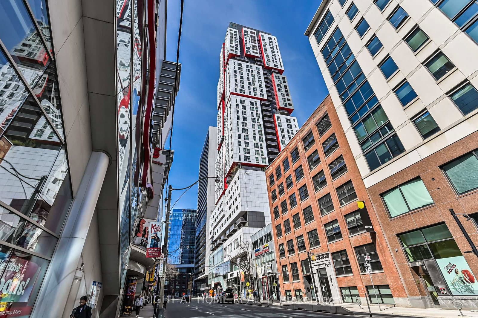 #3506 - 318 Richmond Street W