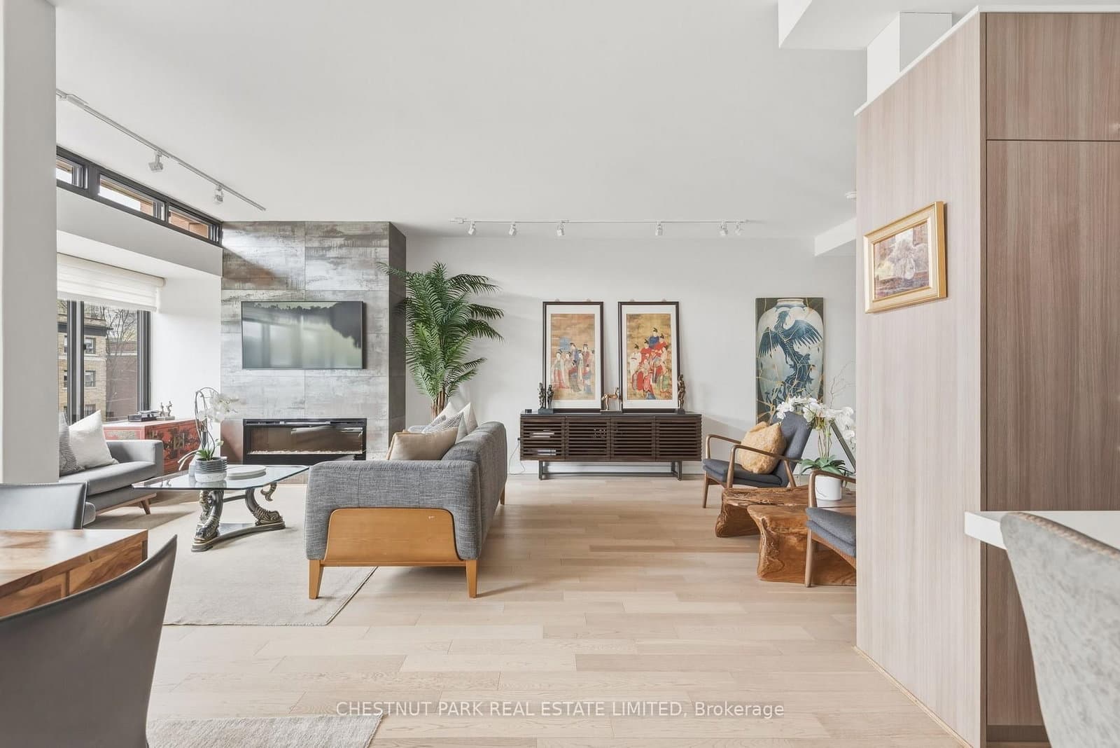 #318 - 40 Oaklands Avenue