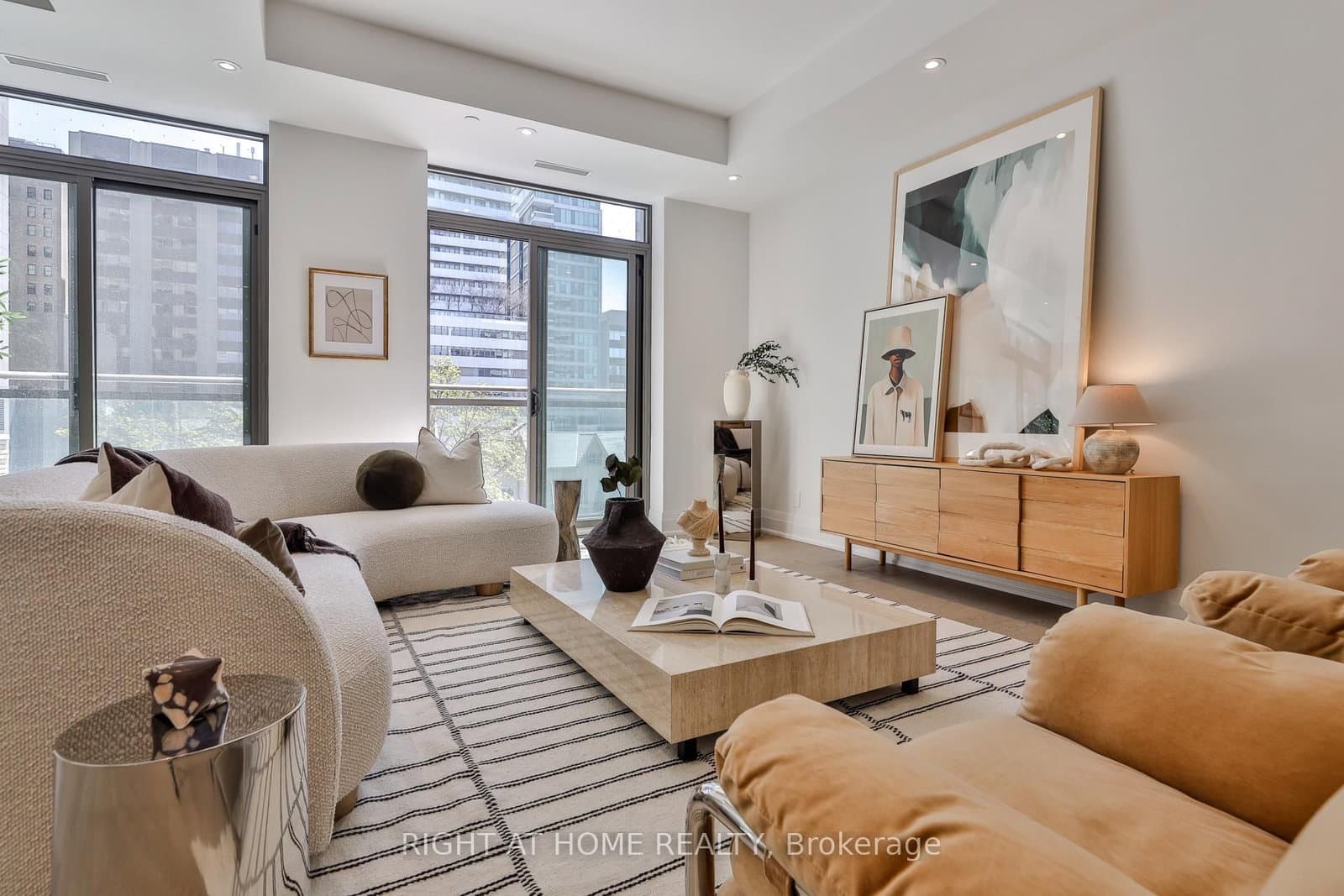 #404 - 10 Prince Arthur Avenue