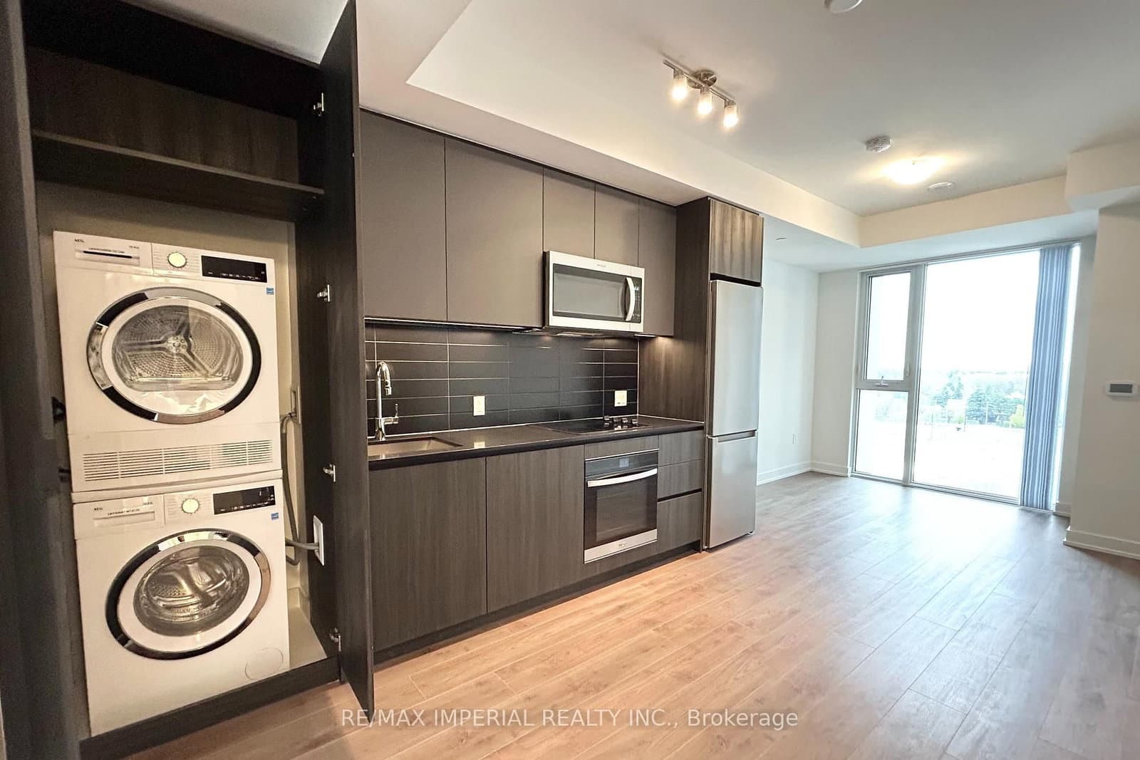 #712 - 5858 Yonge Street