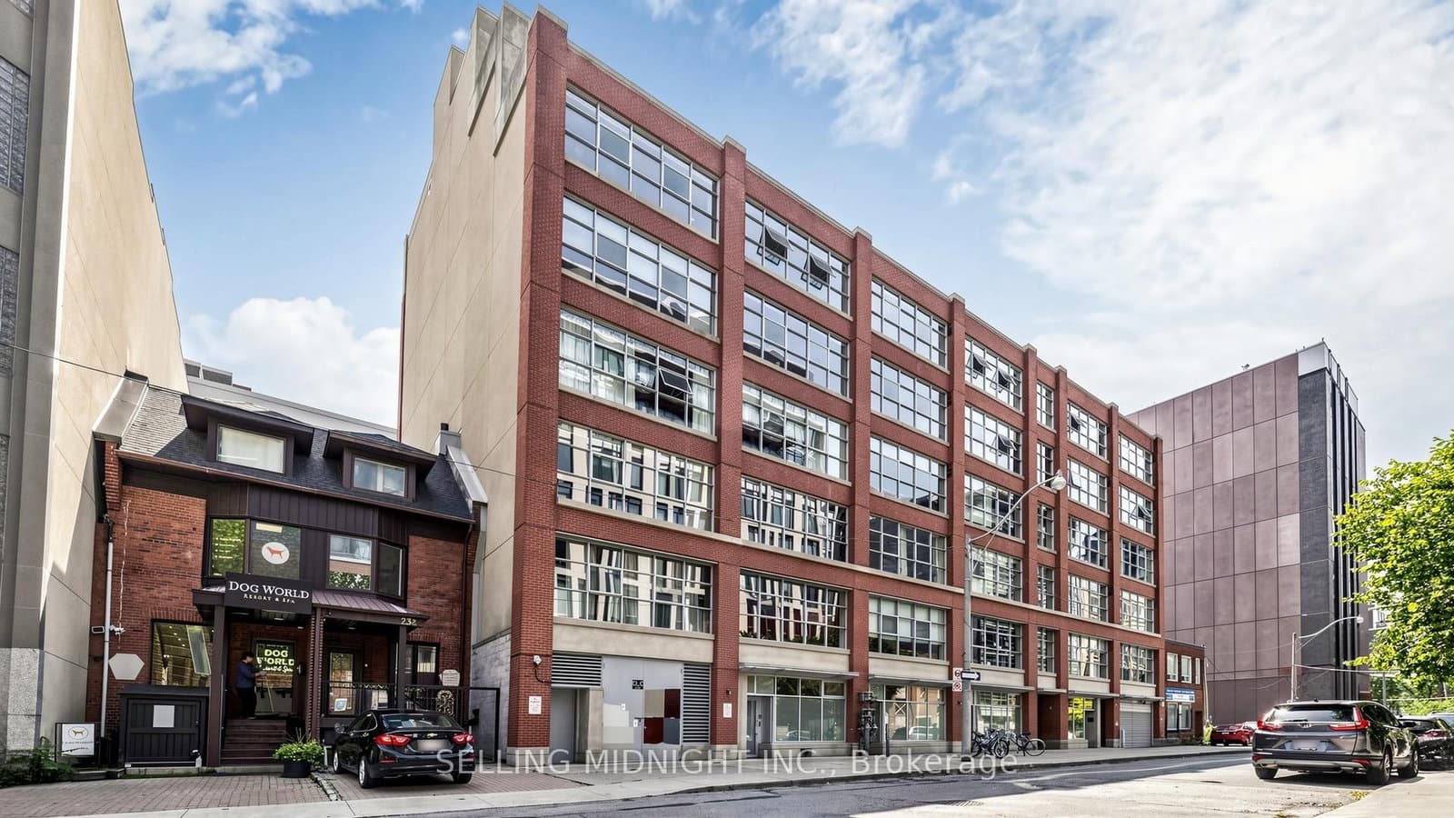 #306 - 29 Camden Street
