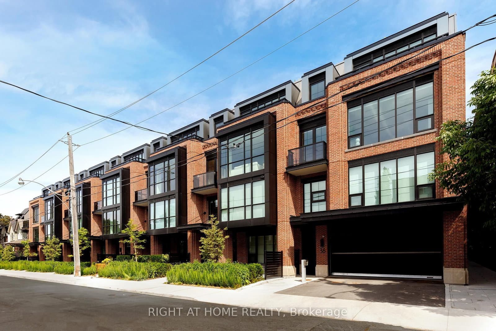 36 Birch Avenue, Unit 104