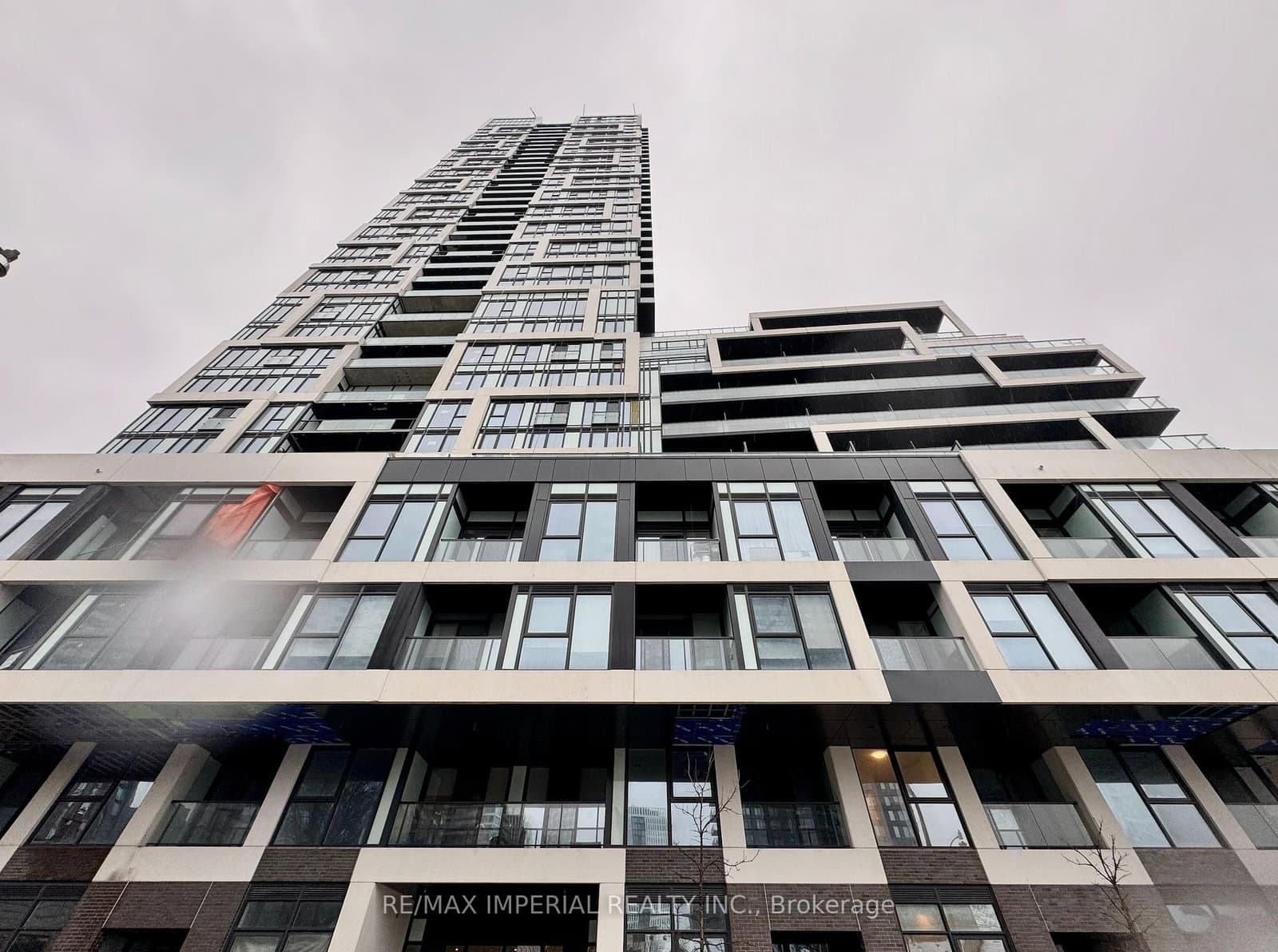 5 DEFRIES Street, Unit 2112