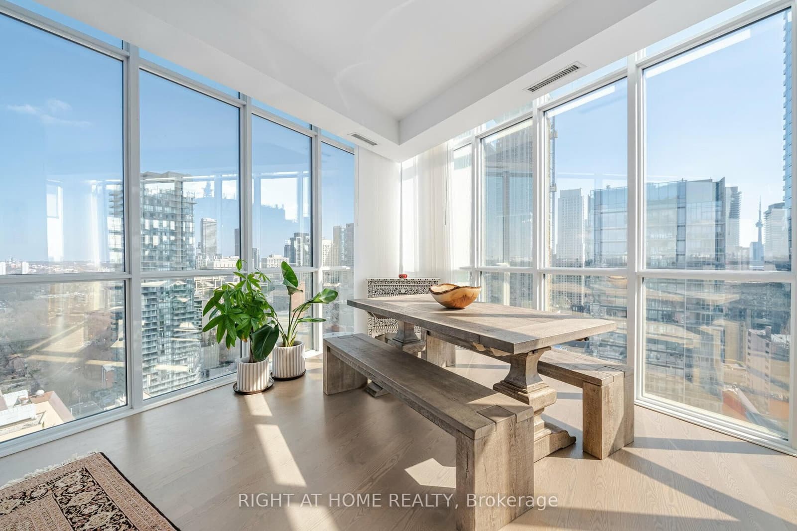 32 Davenport Road, Unit 2507