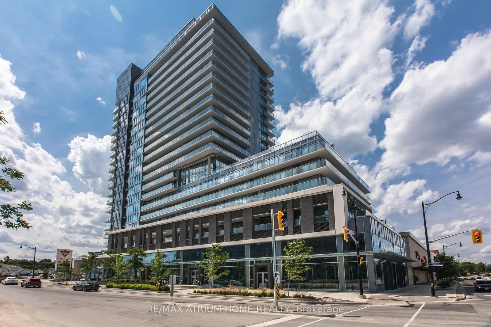 72 Esther Shiner Boulevard, Unit 1811