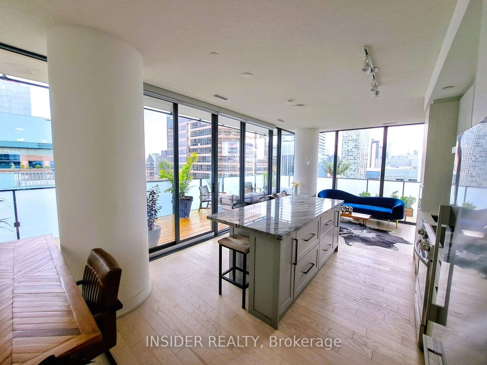 25 Richmond Street E, Unit 2411