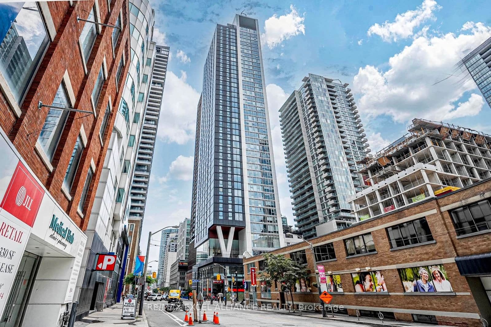 357 King Street W, Unit 202