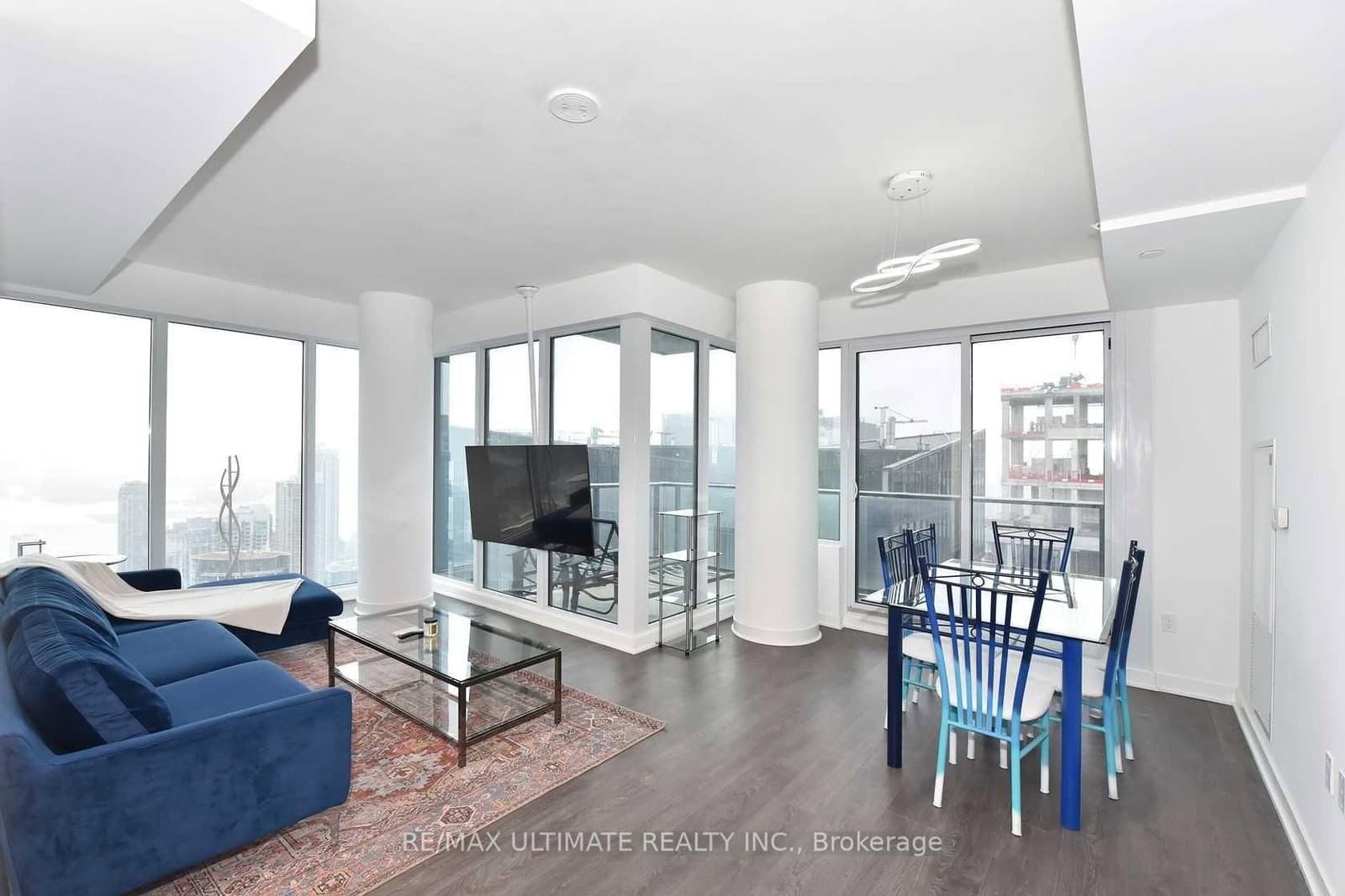 125 Blue Jays Way, Unit 5202