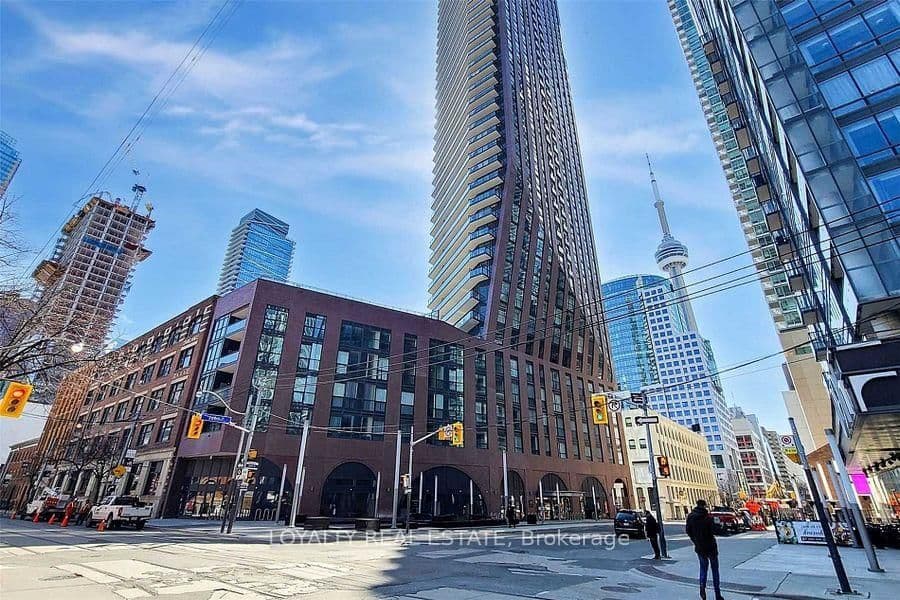 99 John Street, Unit 1106