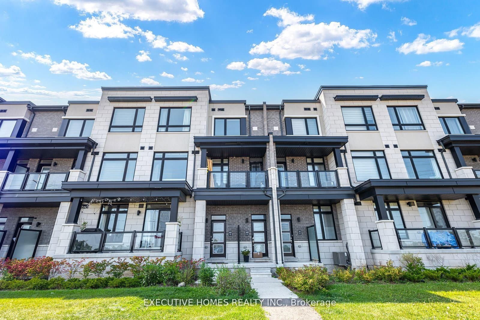 2550 Castlegate Crossing, Unit 407