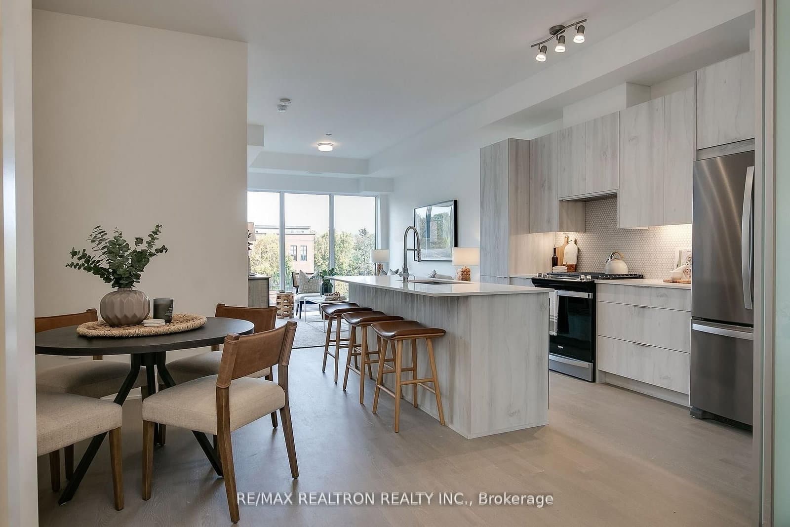 495 Logan Avenue, Unit 404