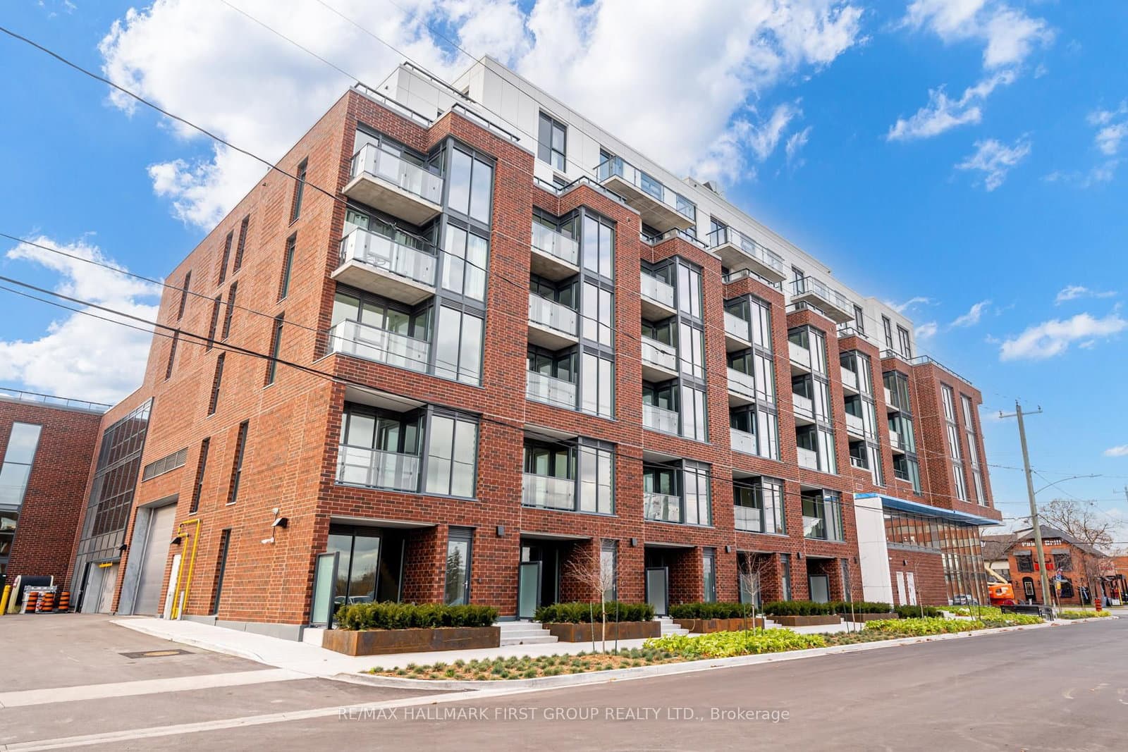 201 Brock Street S, Unit 404