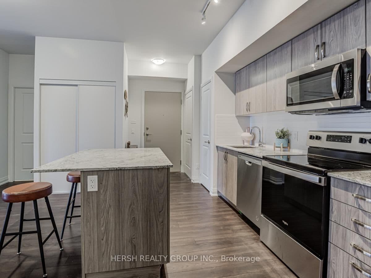 10 Meadowglen Place, Unit 301