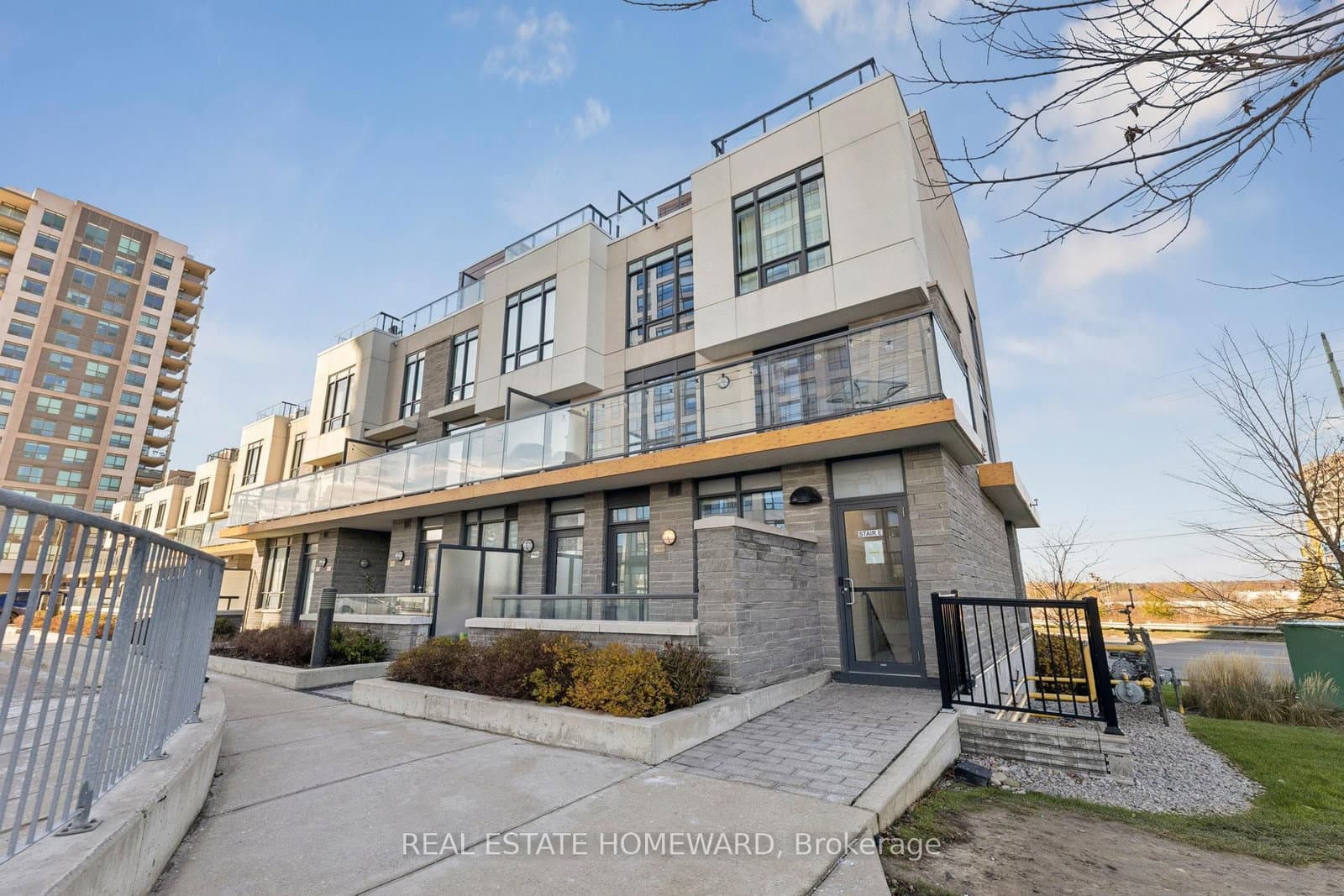 #21 - 1245 Bayly Street