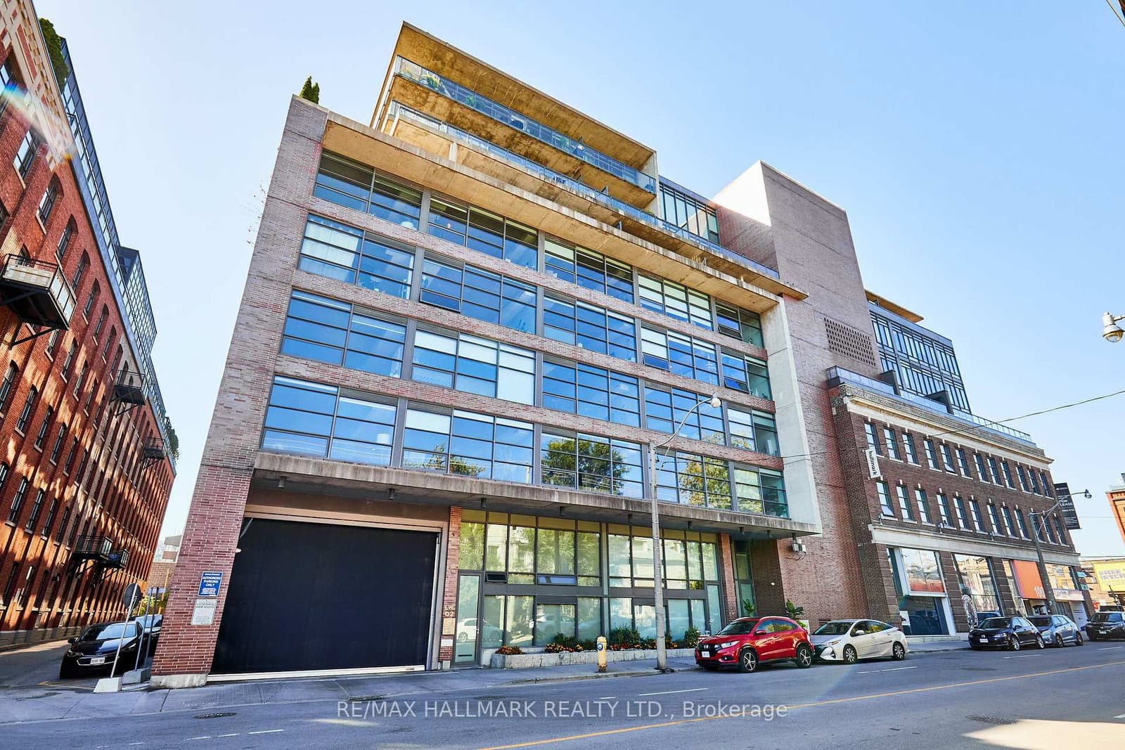 #211 - 90 Broadview Avenue