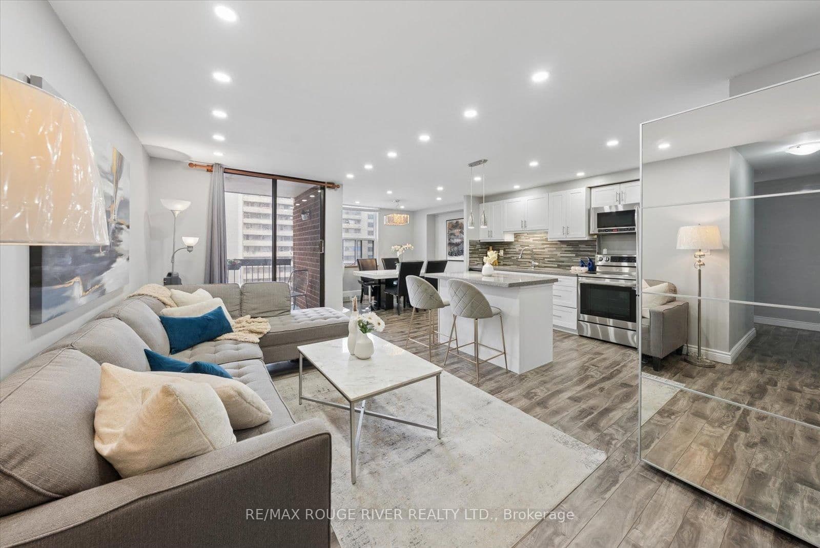 #907 - 90 Ling Road