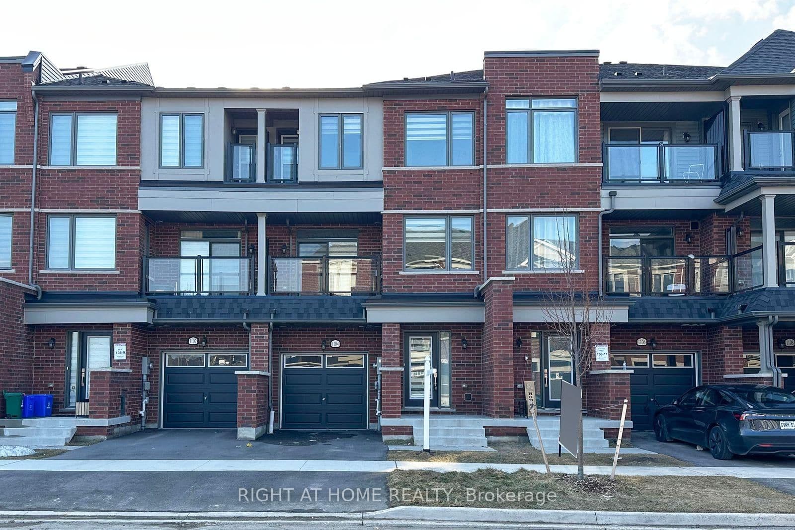 1104 Lockie Drive