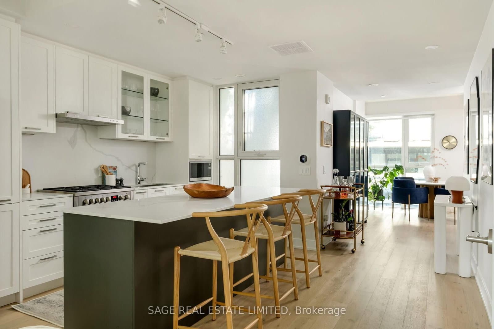 #Th01 - 1331 Queen Street E