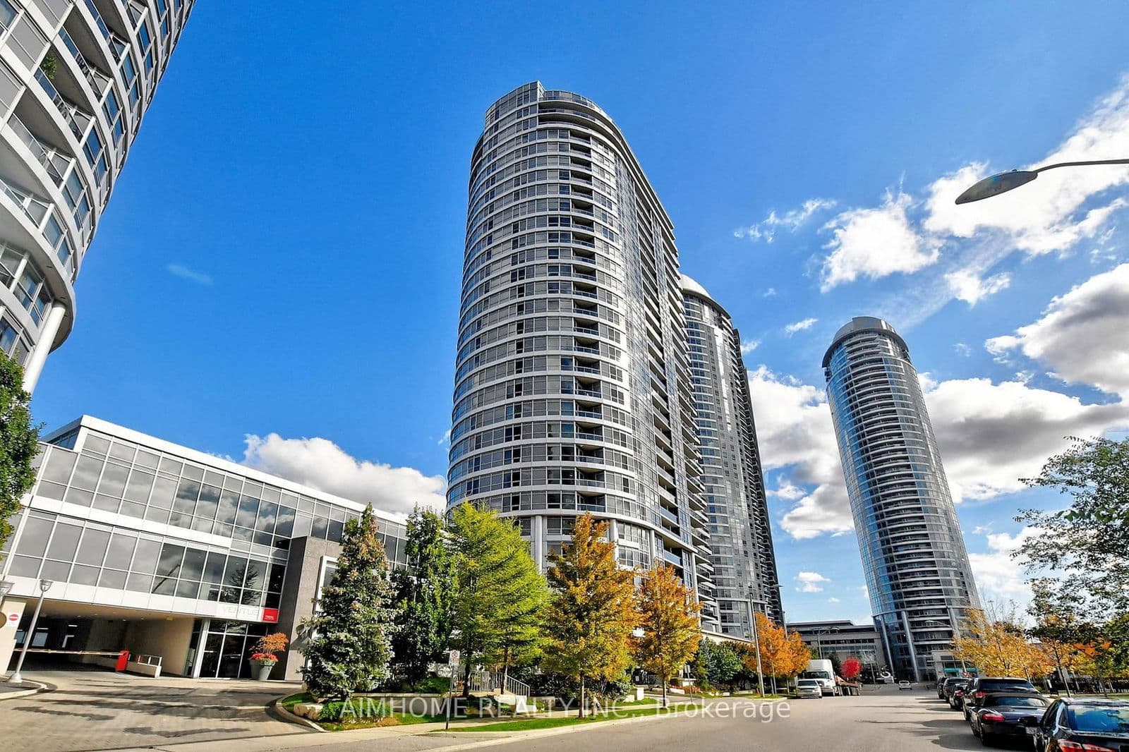 #506 - 151 Village Green Square