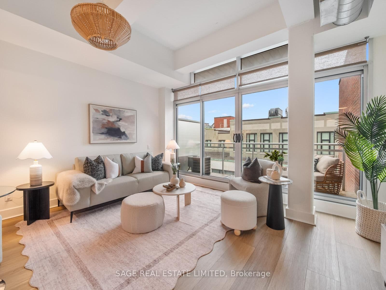 #811 - 233 Carlaw Avenue