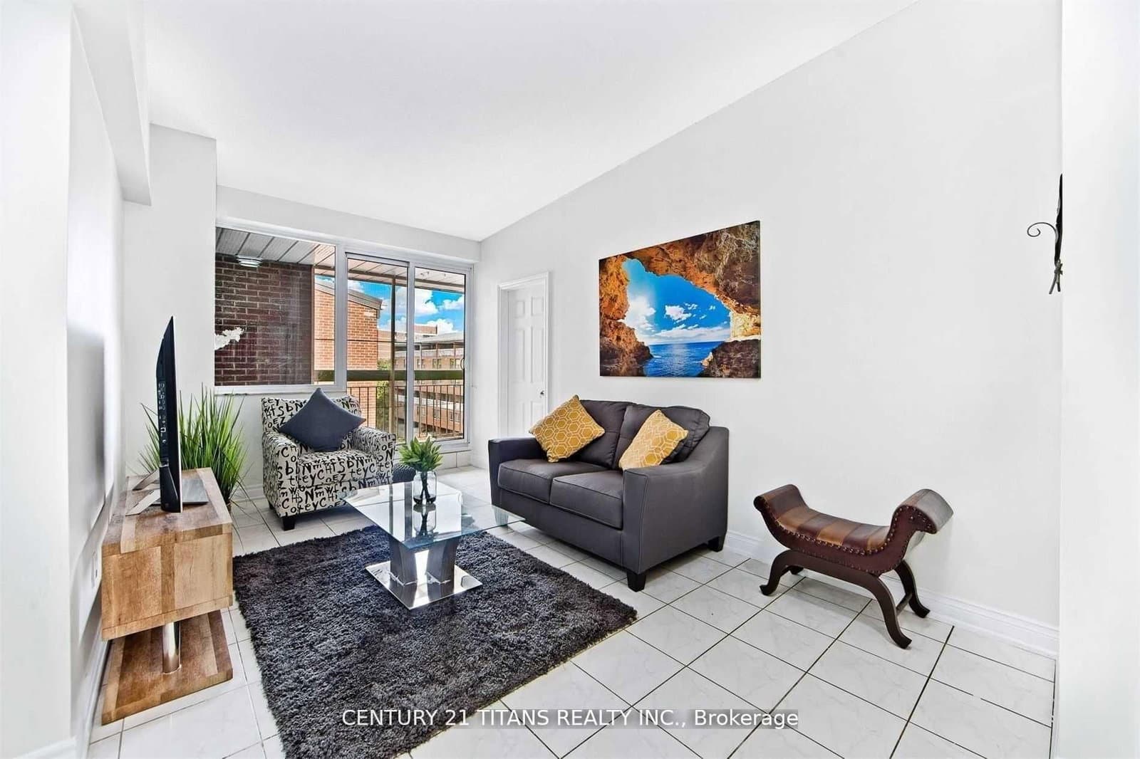 ##510 - 4064 Lawrence Avenue E