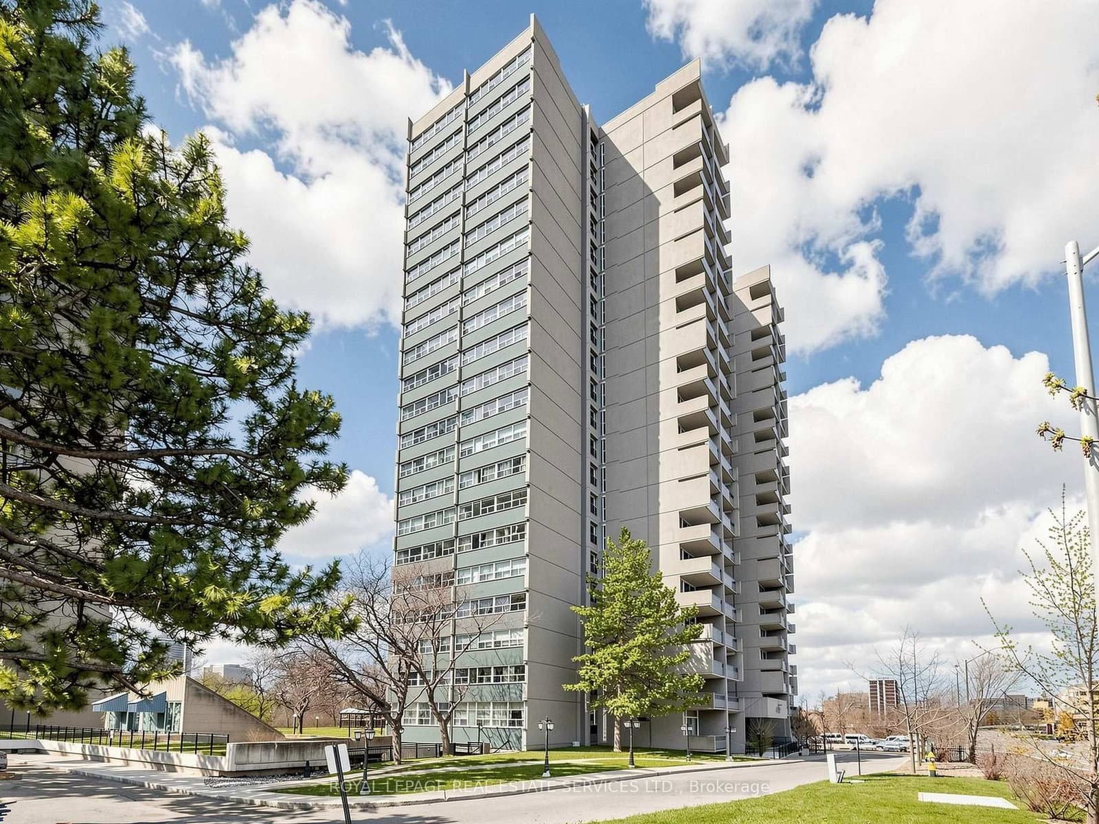 #2101 - 4091 Sheppard Avenue E