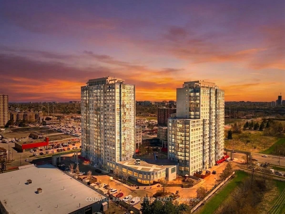 #815 - 2550 Lawrence Avenue E